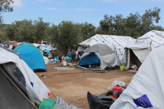 L&L 470x314px Licht op donker Lesbos